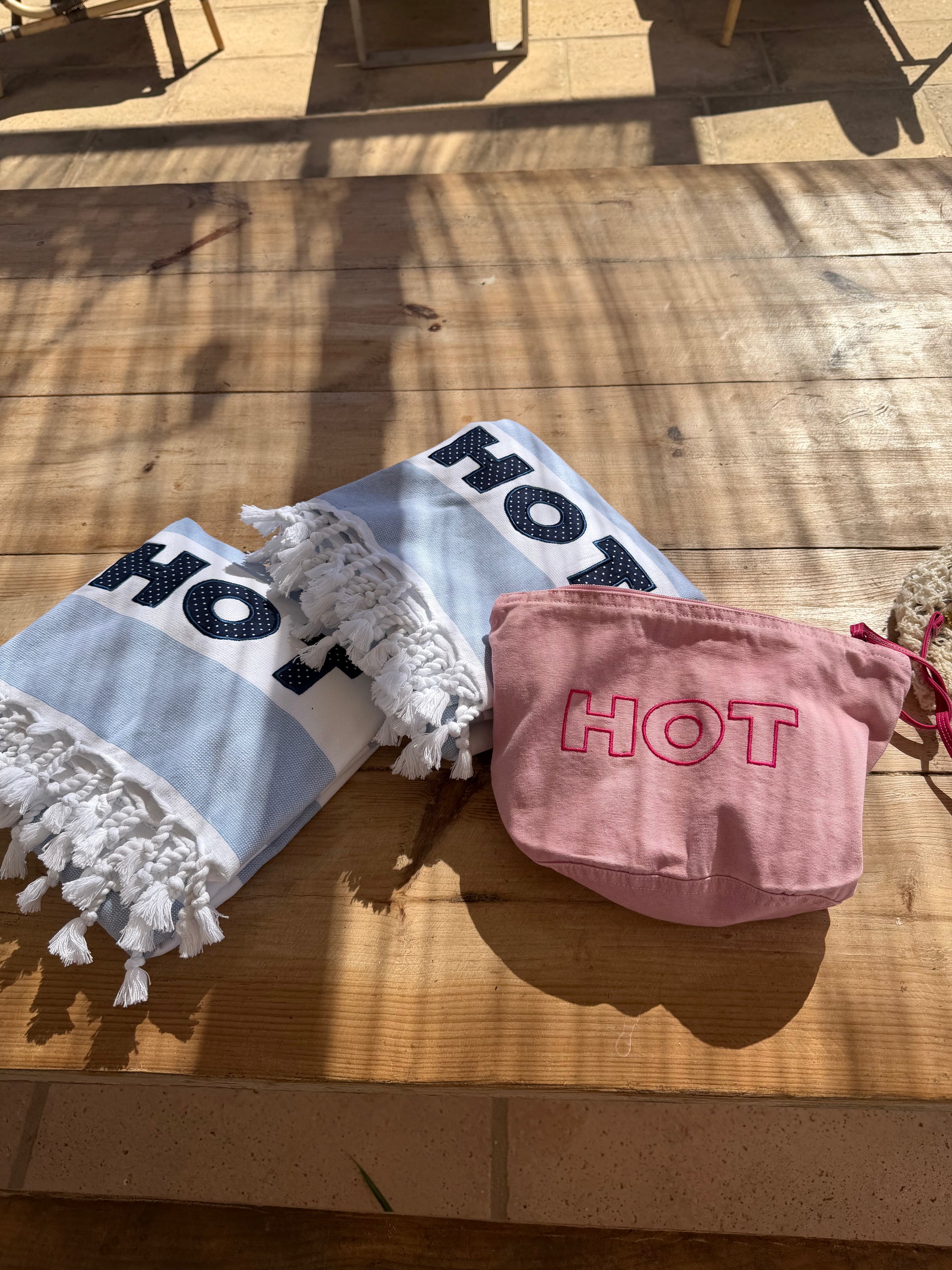 The HOT Beach Pouch - Pink